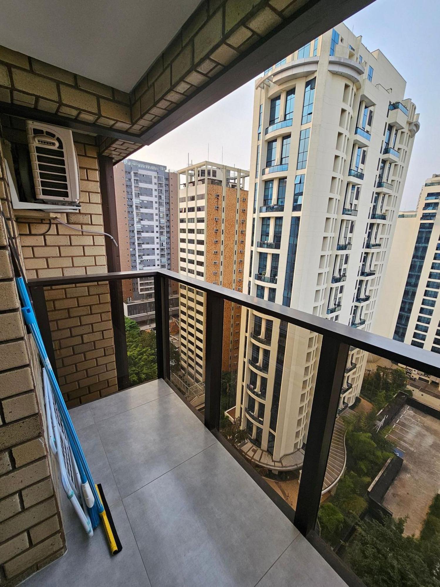 Flat Reformado Perto Do Metro De Moema São Paulo